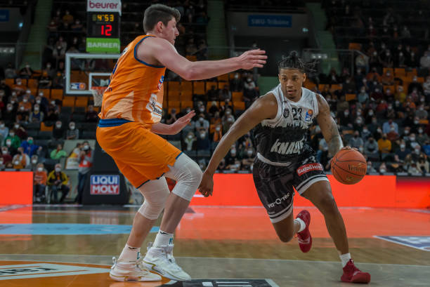 的强势出击 的强势出击